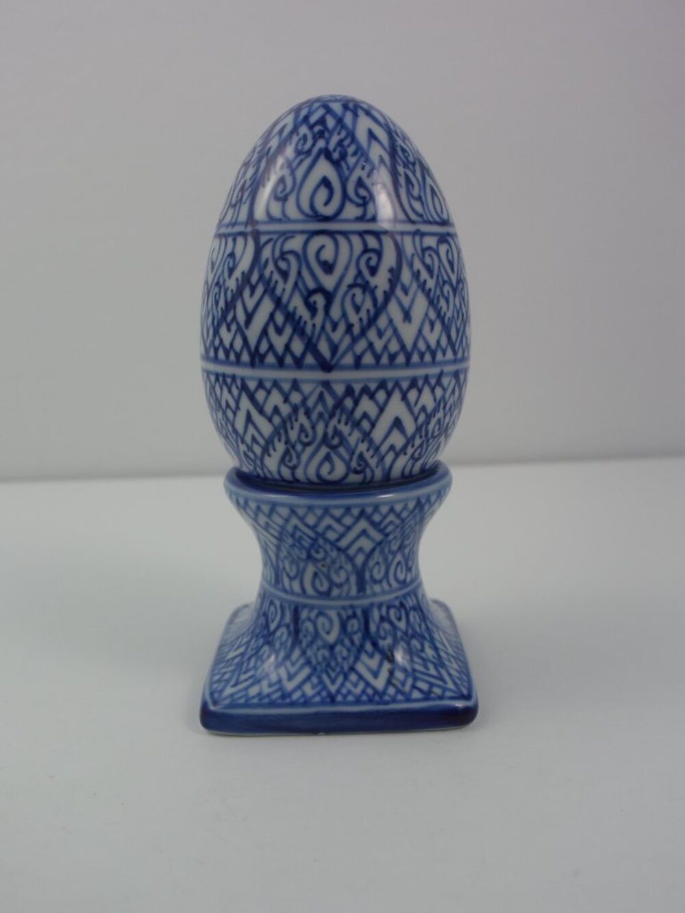 Vintage Shafford Porcelain Egg on Stand Salt & Pepper Set RARE FIND!